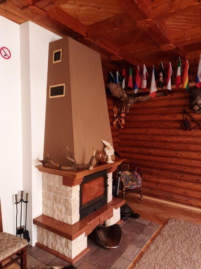 Садиба У Крайлюків 亚列姆切 外观 照片